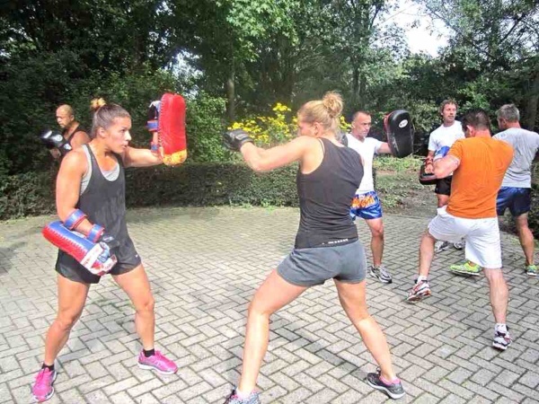 kickboksen leeuwarden kyoku gym buiten training